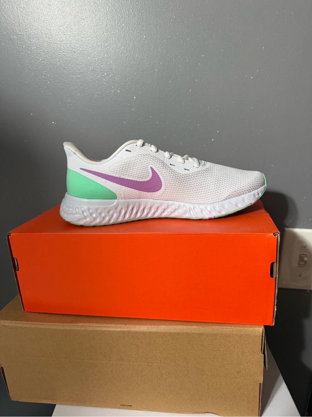 Nike Women's White Running Sneakers with Purple Swoosh and Mint Heel